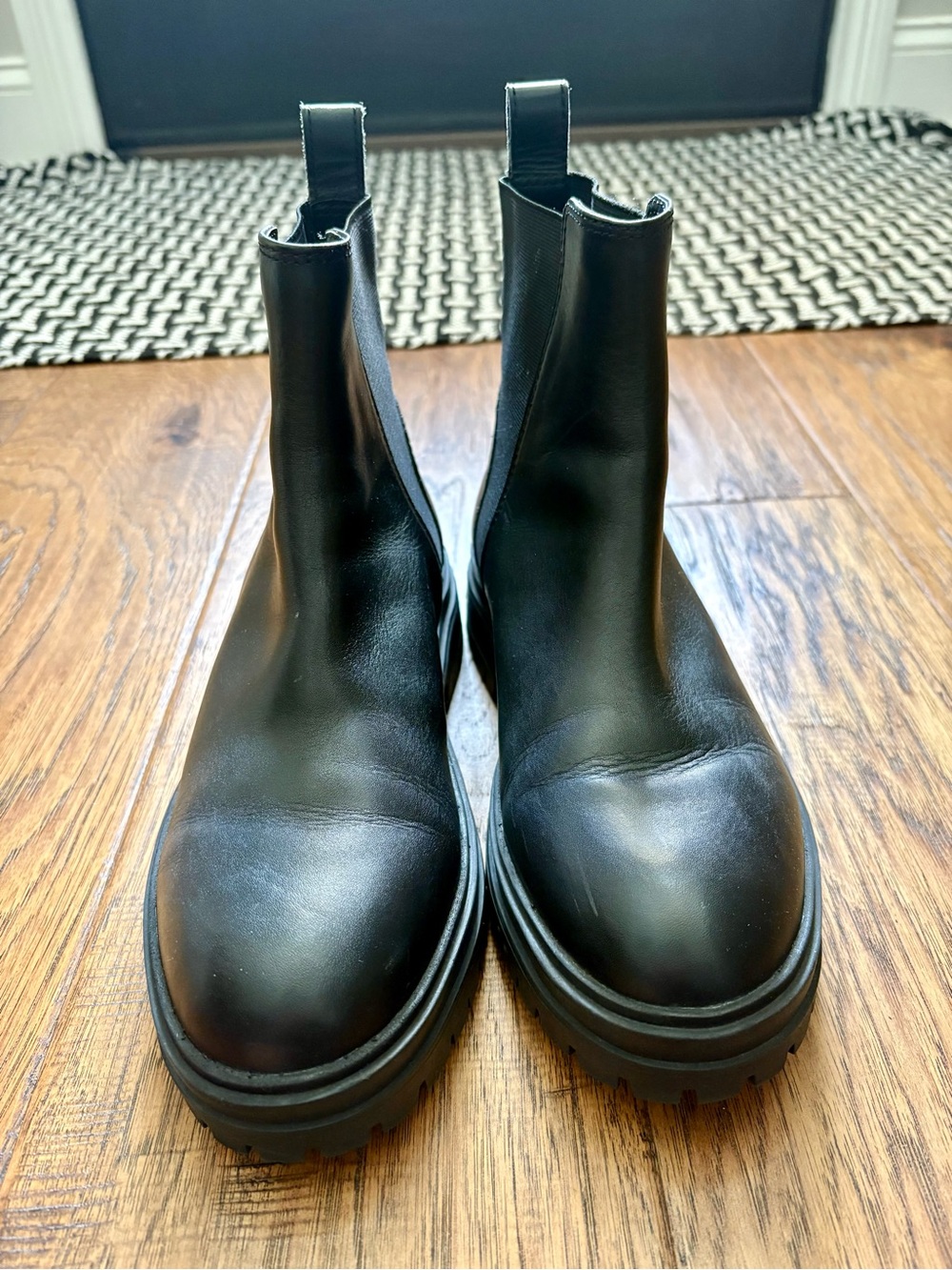 Steve Madden Women’s Black Leather Chelsea Boots - Picture 2 of 6